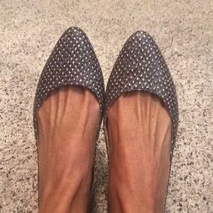 Never Worn snake skin looking flats!